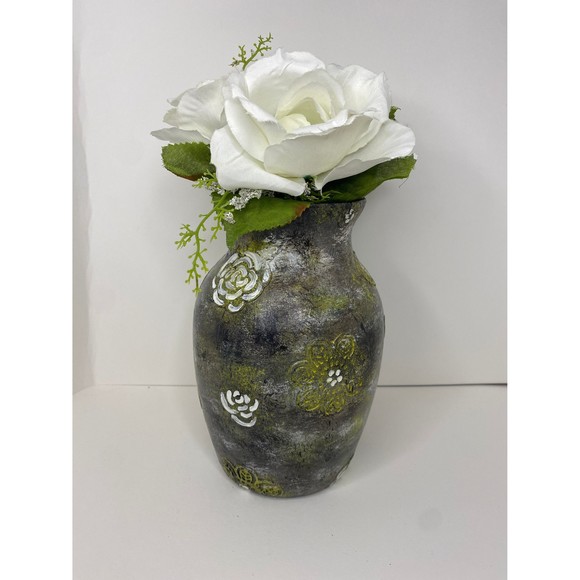 Hand painted antique style vase / textured glass vase with flowers - Picture 1 of 8